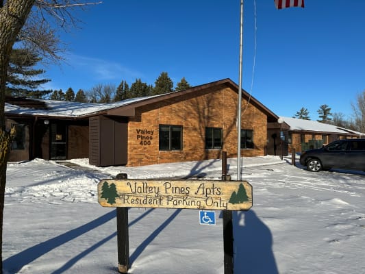 Valley Pines Apartments property